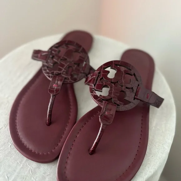 TORY BURCH CROCODILE EMBOSSED THONG SANDALS NEW RED SIZE 8.5 - Picture 8 of 10